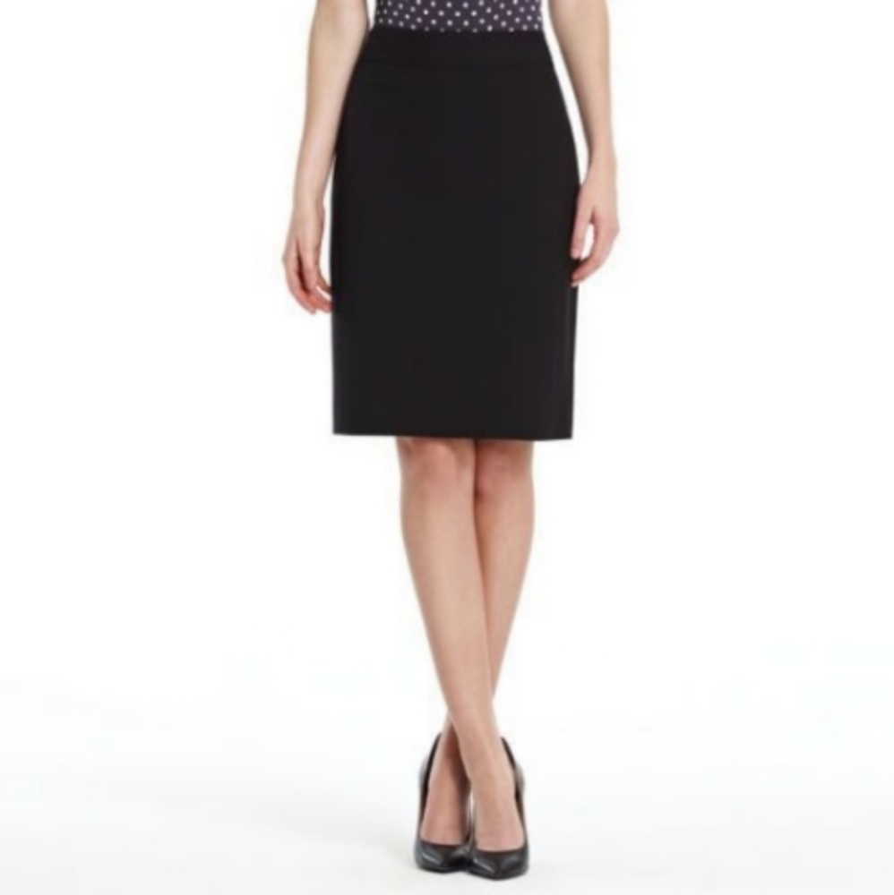 NWT Jones New York The Lucy Black Skirt.